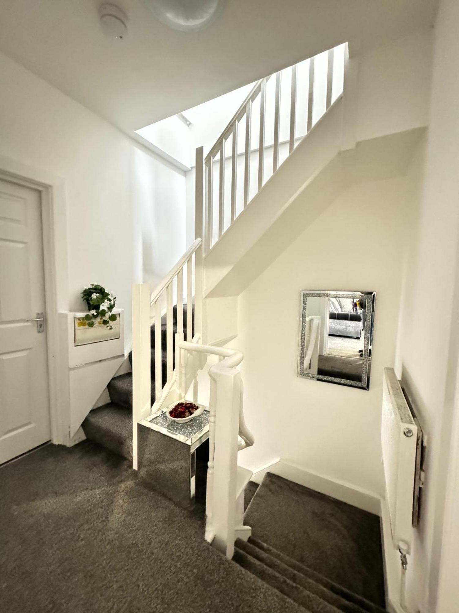 Luxury Ensuite Rooms @ Kingsley Terrace Newcastle upon Tyne Exterior photo